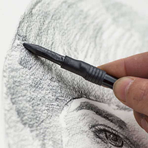 designer-with-charcoal-2021-08-26-18-34-33-utc